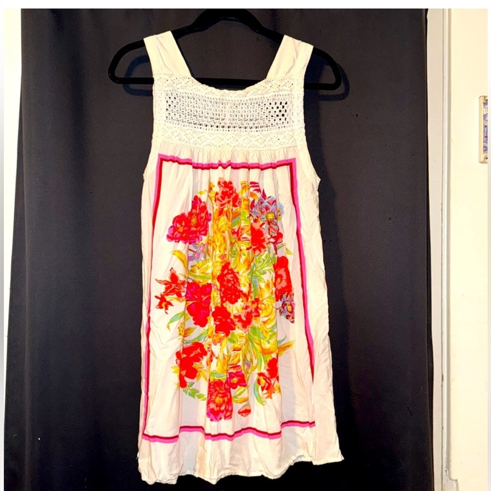 Free People Vintage Crochet Top Floral Shift in Cream with Red/Pink Floral sz M